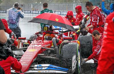 Lewis Hamilton a criticat din nou mașina Ferrari: „Avem probleme mari. Și să intrăm în Q3 e greu”