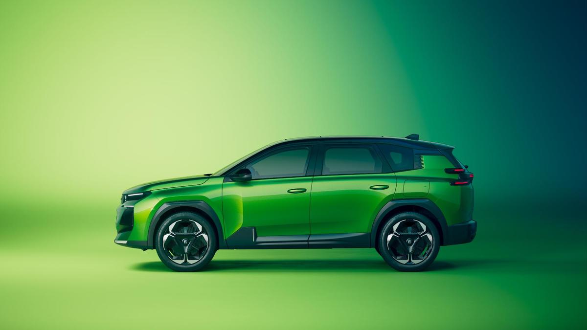 Mașina apreciată de români a lansat noul model! Are botul mult mai ascuțit și e mai ieftină decât „fratele” de la Peugeot
