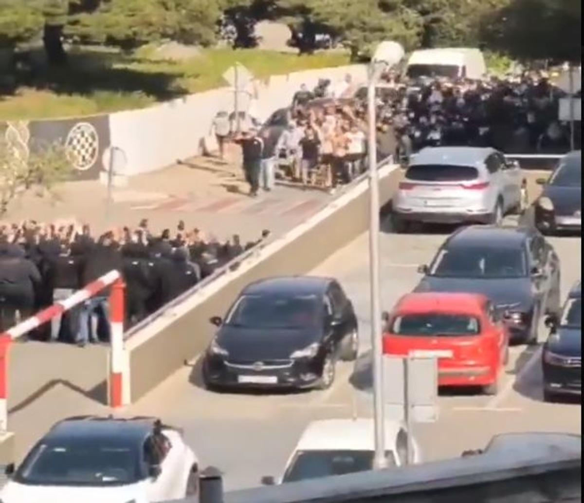 Bătaie în toată regula înainte de derby » 160 de suporteri au fost arestați, mai mulți polițiști răniți