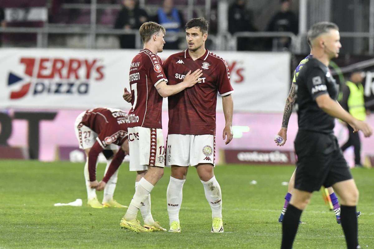 Imagini de la finalul meciului Rapid - CFR Cluj