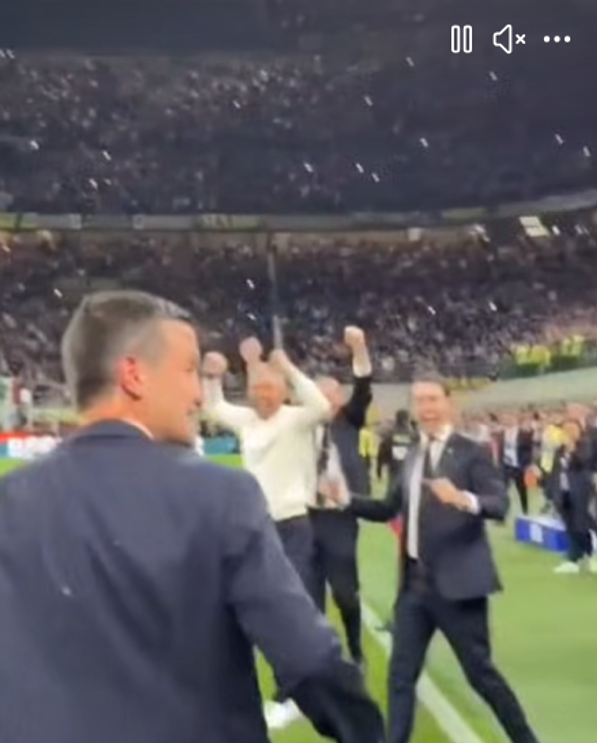 Coincidență superbă cu Il Luce! Cine a fost primul om pe care Cristi Chivu l-a luat în brațe după fluierul final