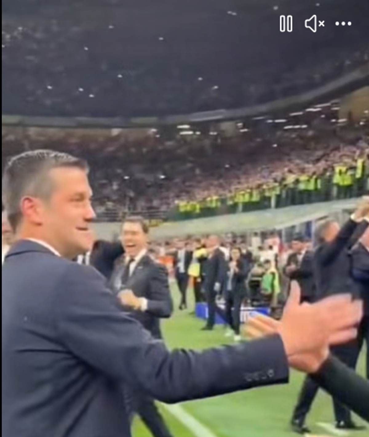 Coincidență superbă cu Il Luce! Cine a fost primul om pe care Cristi Chivu l-a luat în brațe după fluierul final