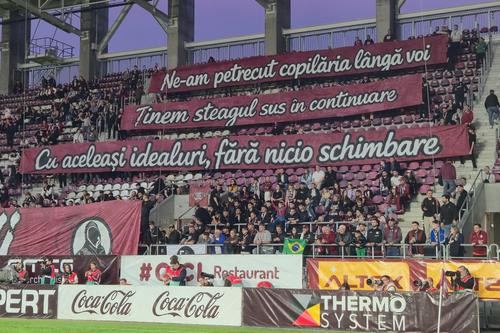 Mesajul afișat la peluza sudică de pe Giulești  în startul meciului Rapid - CFR Cluj/ Foto: GSP