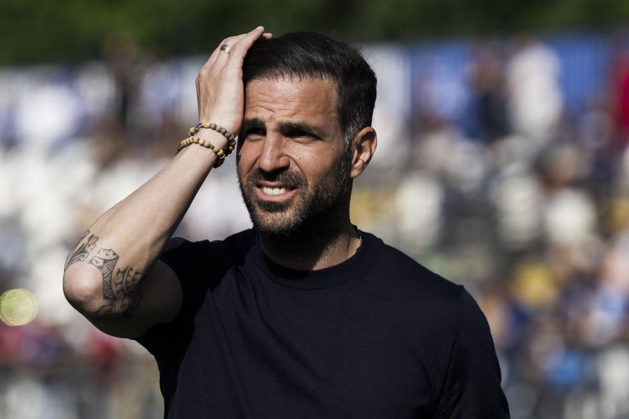 Cesc Fabregas, antrenorul lui Como, are 82 de meciuri ca principal la echipa lombardă / imago images Cum a făcut doar un slide în PowerPoint diferența în favoarea lui Cristi Chivu: „Eu vreau asta, asta și asta...”