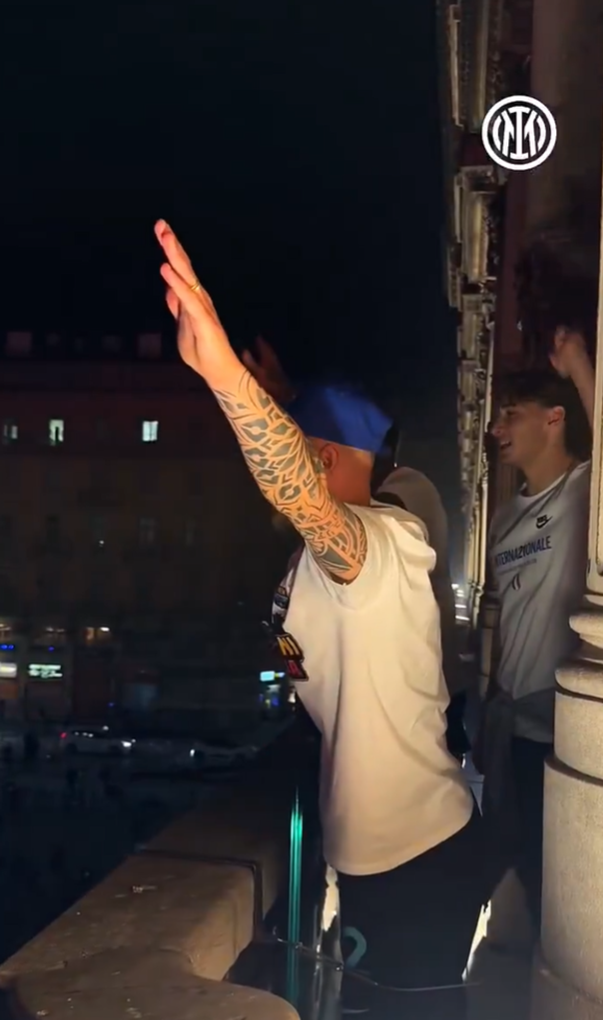 Imagini din Piazza Duomo, după ce Inter a câștigat titlul // foto: X