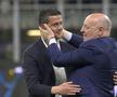 Cristi Chivu, felicitat de președintele Giuseppe Marotta, după ce Inter a câștigat titlul în Italia // foto: Imago