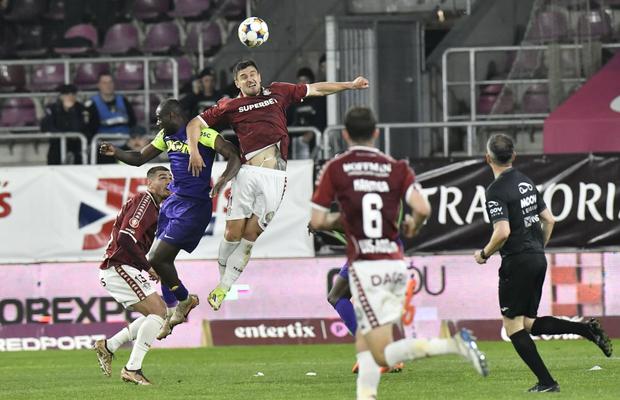 A revenit pe teren după un an și a fost singurul fotbalist aplaudat în Rapid - CFR Cluj