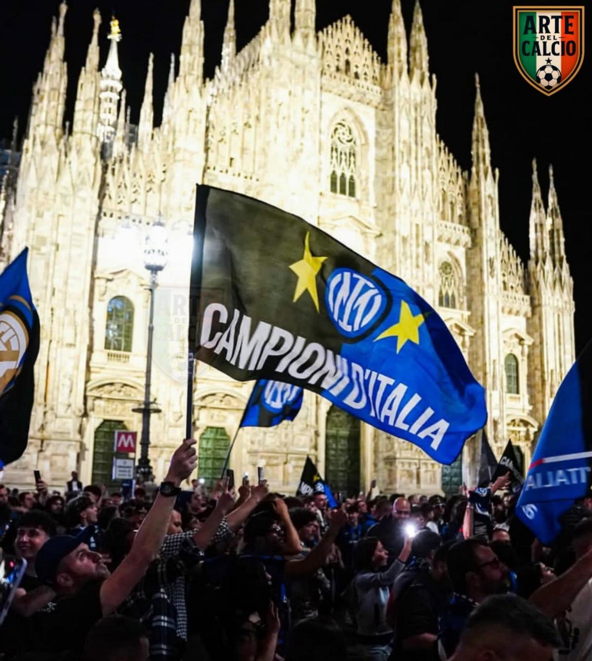 Imagini din Piazza Duomo, după ce Inter a câștigat titlul // foto: X