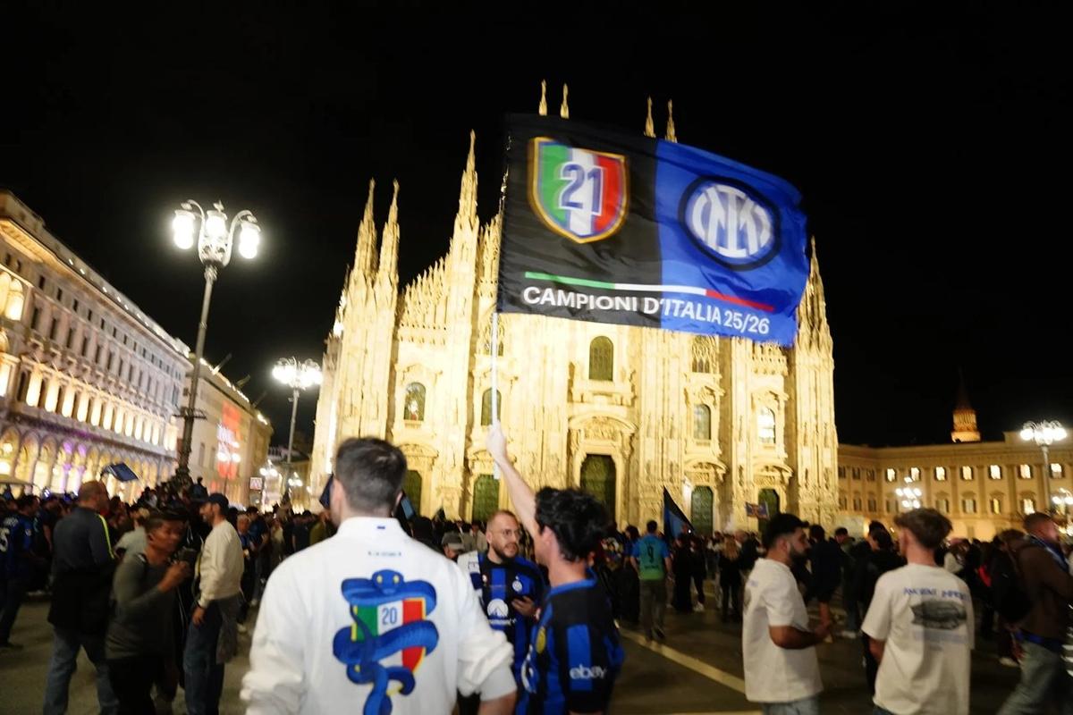 Imagini din Piazza Duomo, după ce Inter a câștigat titlul // foto: X