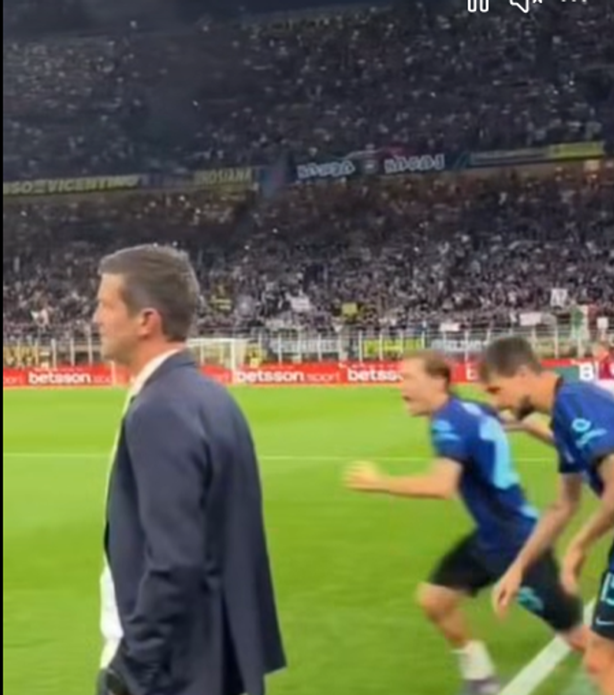 Coincidență superbă cu Il Luce! Cine a fost primul om pe care Cristi Chivu l-a luat în brațe după fluierul final
