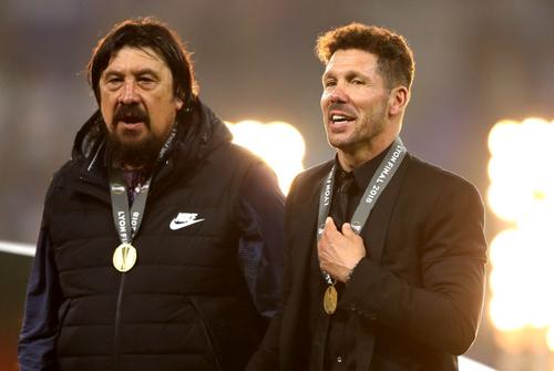German Burgos (stânga), alături de Diego Simeone, „principalul” de la Atletico Madrid // sursă foto: Guliver/gettyimages