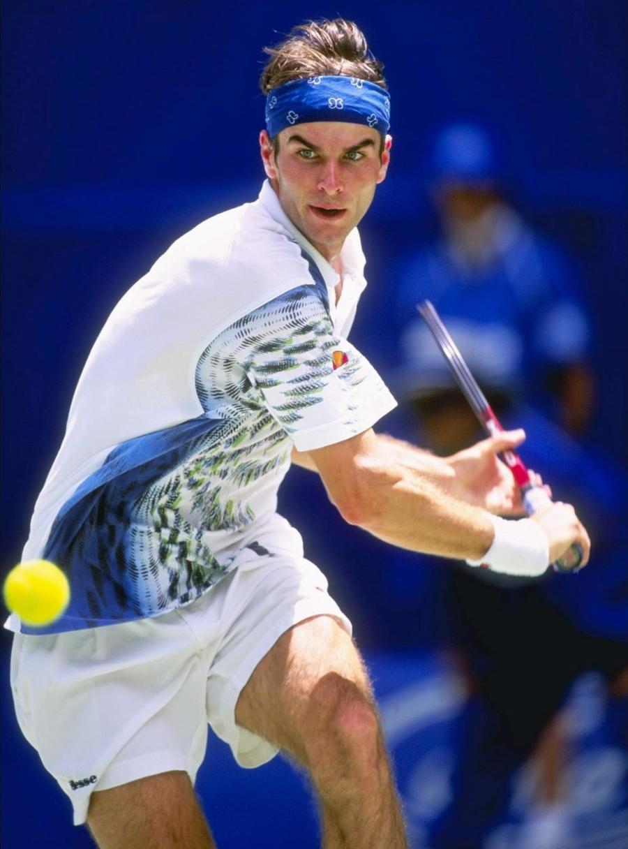 Adrian Voinea și bandana sa colorată, o emblemă pe toată durata carierei Foto Guliver/GettyImages Roland Garros se joacă pe GSP.ro >> Parisul cu gaz lacrimogen al lui Țiriac, surpriza Voinea și călătoria fantastică a lui Pavel din Franța în Germania și înapoi
