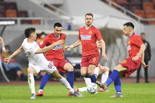 Andrei Miron (al doilea din dreapta) // foto: Imago