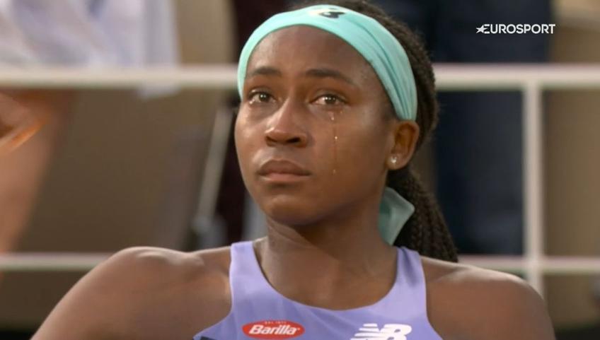 Iga Swiatek (21 de ani, 1 WTA) este campioana de la Roland Garros 2022, după 6-1, 6-3 în finală cu Cori Gauff (18 ani, 23 WTA). Americanca a izbucnit la final în lacrimi.