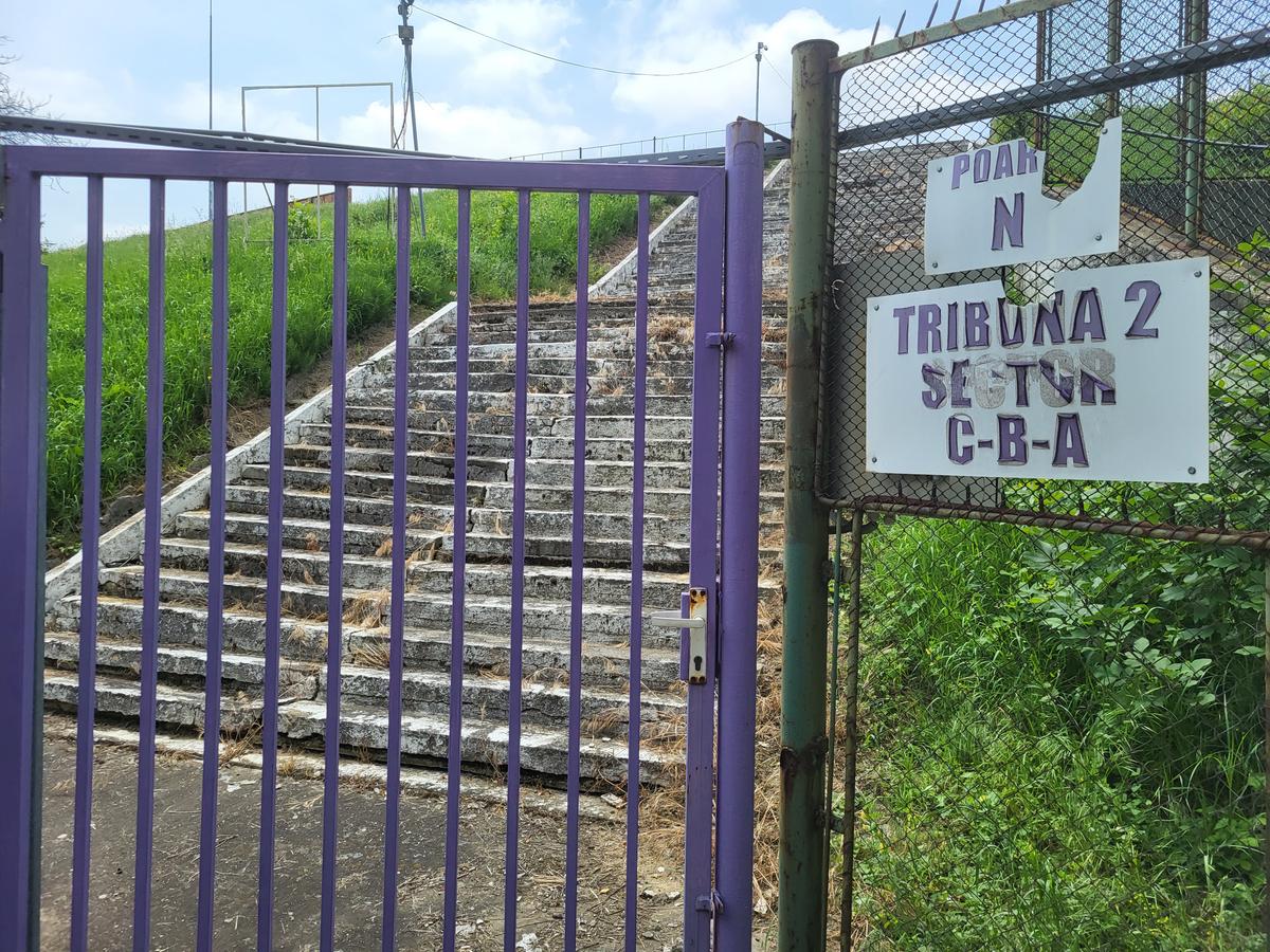 Imaginile rușinii! Așa a ajuns al 2-lea cel mai mare stadion din România