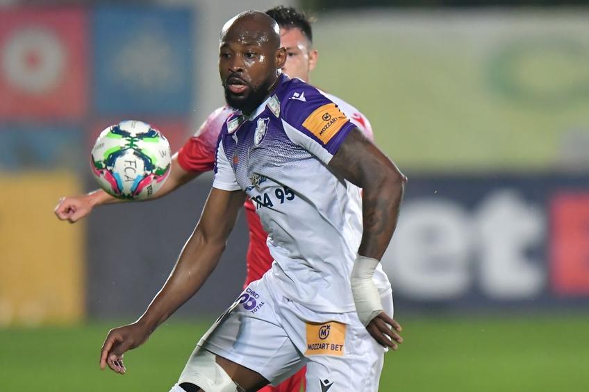 Dinamo a revenit după un an în Superliga, 6-1 în tur, 2-4 aseară cu FC Argeș în barajul de menținere/promovare (8-5 la general în favoarea „câinilor”). Iar Arnold Garita (27 de ani), atacantul piteștenilor, e așteptat de Gigi Becali la FCSB.