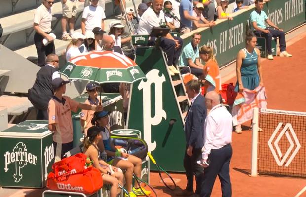 Scene jenante la Roland Garros » S-au rugat de arbitru să își descalifice adversarele și au avut câștig de cauză