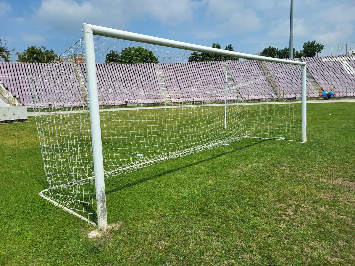 Stadionul „Dan Păltinișanu”, un monument al degradării