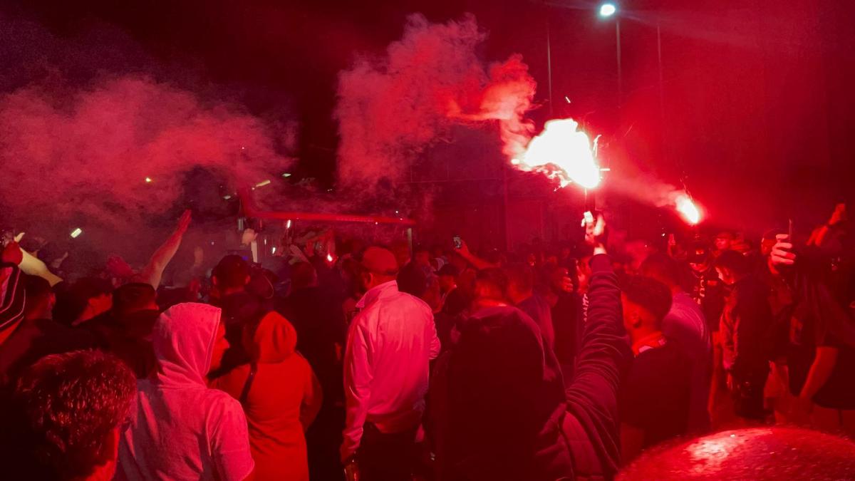 Dinamo petrece ca-n povești: imagini spectaculoase din noaptea promovării