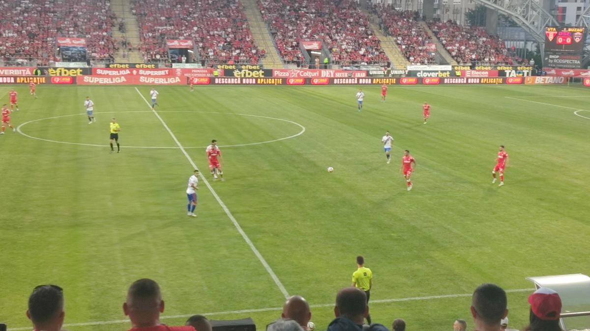 Roș-albii la putere » UTA i-a dat o „manita” Gloriei Buzău și rămâne în Liga 1!