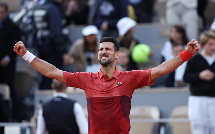 Novak Djokovic s-a calificat în sferturile de finală de la Roland Garros 2024, foto: Getty Images Novak Djokovic, anunț îngrijorător după 9 ore de tenis în 2 zile la Roland Garros: „Nu știu dacă voi mai putea juca”