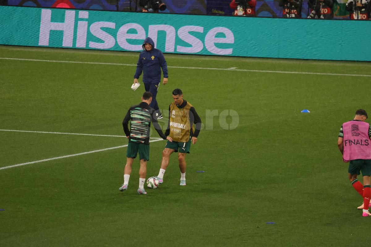 Cristiano Ronaldo asaltat de un suporter inainte de meci