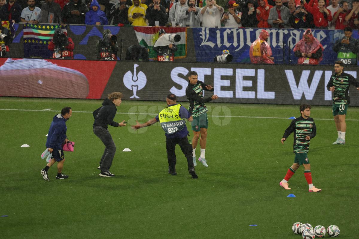 UEFA nu vrea să mai vadă astfel de momente, dar n-a putut fi evitat! Ce s-a întâmplat înainte de Germania - Portugalia