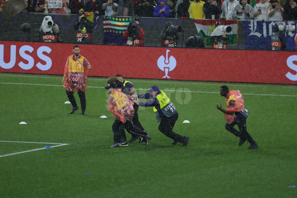 UEFA nu vrea să mai vadă astfel de momente, dar n-a putut fi evitat! Ce s-a întâmplat înainte de Germania - Portugalia