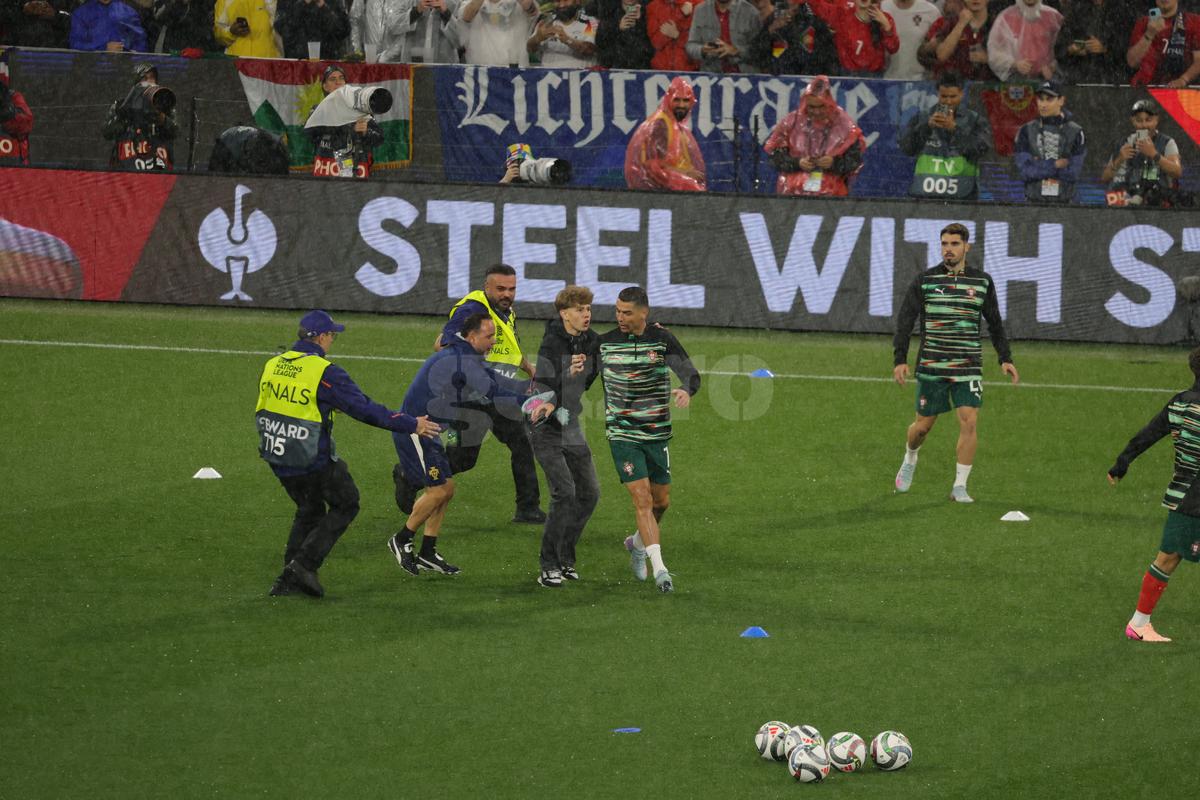 UEFA nu vrea să mai vadă astfel de momente, dar n-a putut fi evitat! Ce s-a întâmplat înainte de Germania - Portugalia