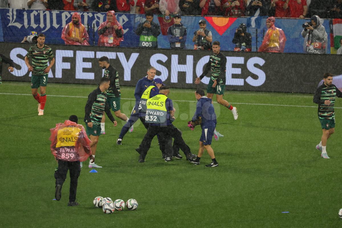 UEFA nu vrea să mai vadă astfel de momente, dar n-a putut fi evitat! Ce s-a întâmplat înainte de Germania - Portugalia