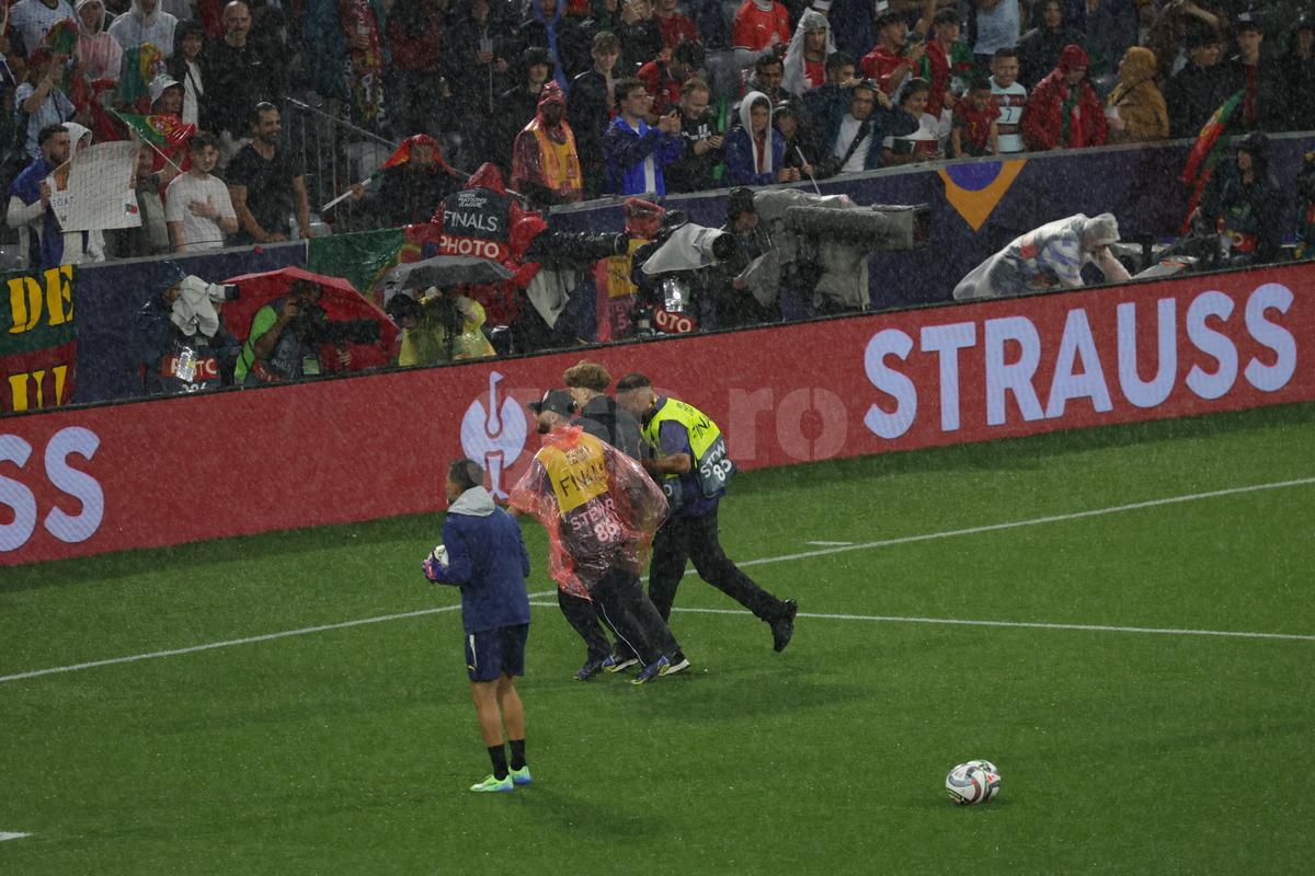 UEFA nu vrea să mai vadă astfel de momente, dar n-a putut fi evitat! Ce s-a întâmplat înainte de Germania - Portugalia