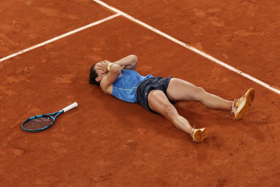 Lois Boisson, după ce a reușit calificarea în semifinale la Roland Garros/Foto: Getty Images Schimbare totală în comportamentul de pe teren al lui Lois Boisson » Cum a reușit franțuzoaica să ajungă în semifinalele Roland Garros