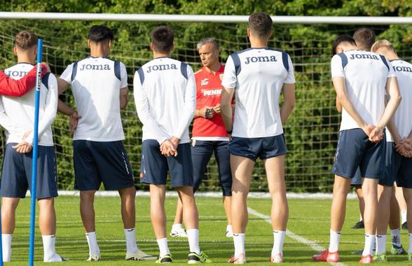 Lovitură grea: a părăsit cantonamentul României U21 și ratează Euro 2025! Daniel Pancu l-a trimis acasă