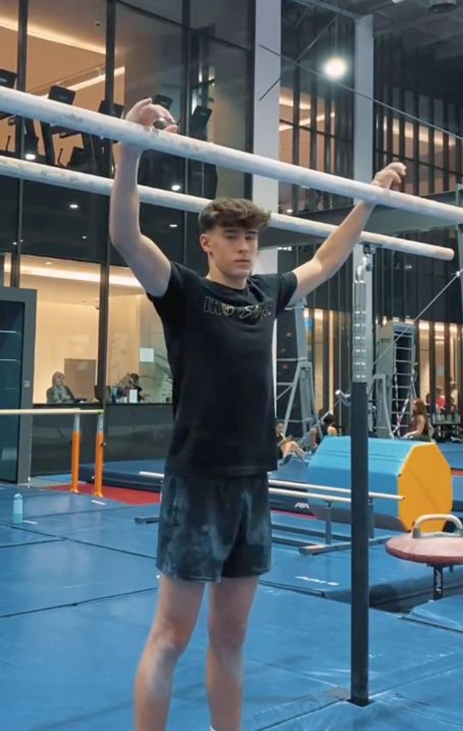 Șerban Cotîrlan, iubitul Sabrinei Voinea // FOTO: Instagram Gimnasta Sabrina Voinea, acuzată că și-a bătut iubitul în văzul tuturor » Reacția președintelui Federației: „Sesizări către autoritățile competente”