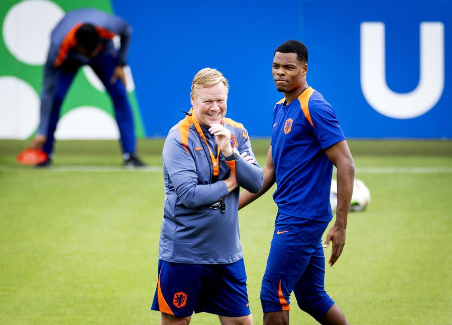 Ronald Koeman, glume pe seama transferului lui Denzel Dumfries la Real Madrid / foto: Imago Images Fiți serioși cu pauzele de hidratare, Messi și Ronaldo intră într-un bar, iar Japonia vine din viitor » 5 concluzii neconvenționale după faza grupelor la Mondial