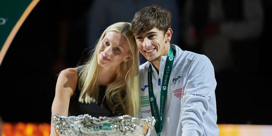 Matteo Arnaldi alături de Mia Savino Liniștea de acasă » Matteo Arnaldi și Flavio Cobolli, semifinaliști la Roland Garros, se bucură de un element-cheie în viața lor