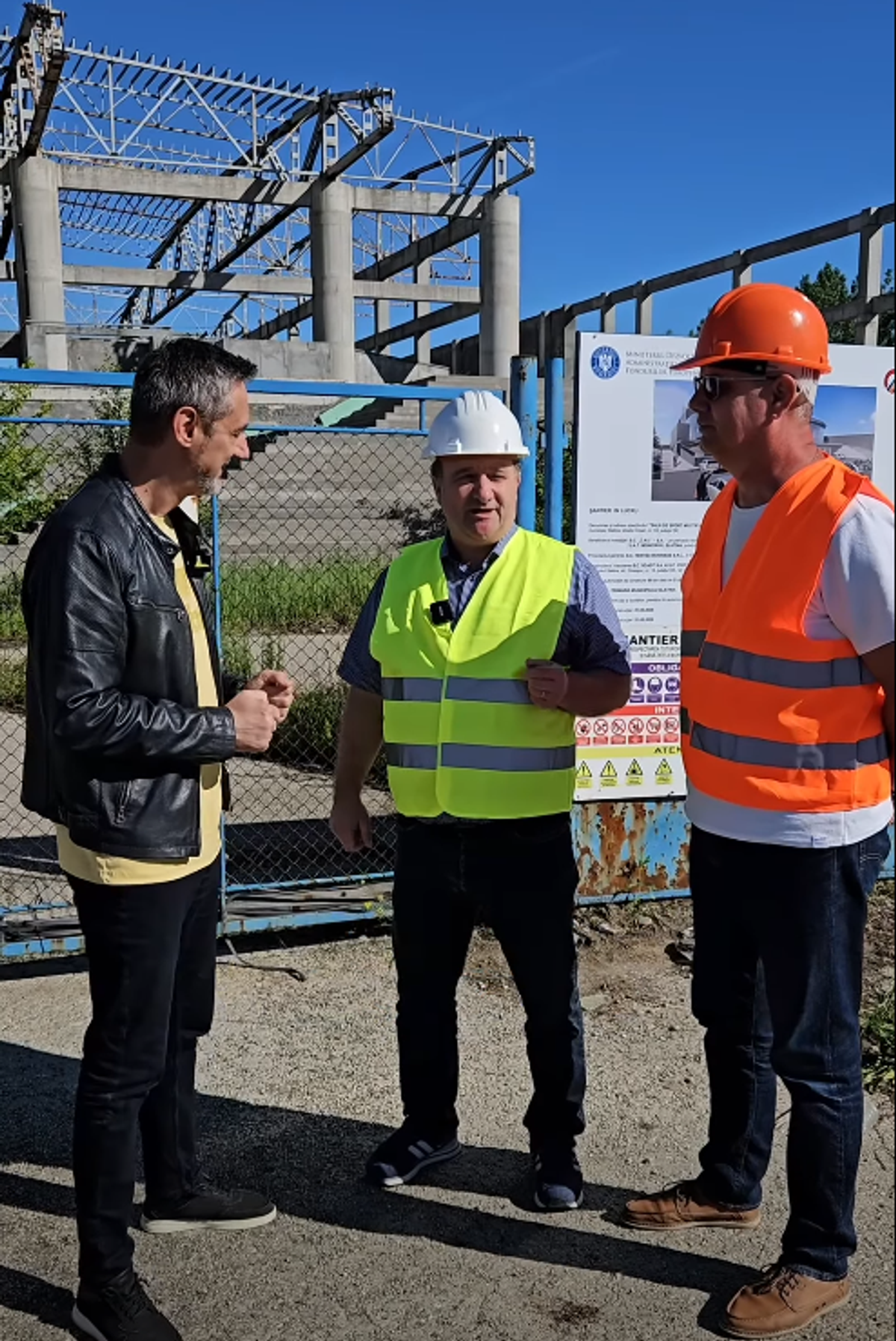 După 14 ani de abandon, lucrările sunt reluate printre buruieni! În ce stadiu e polivalenta de 22 milioane de euro