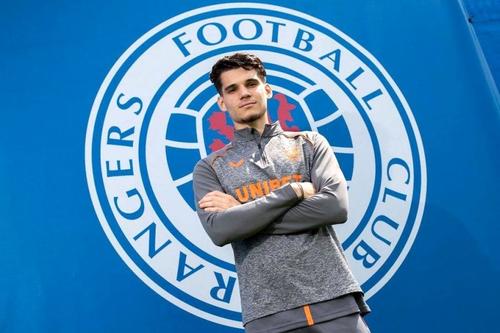 Ianis Hagi a fost transferat de Rangers de la Genk // foto: Instagram @rangersfc