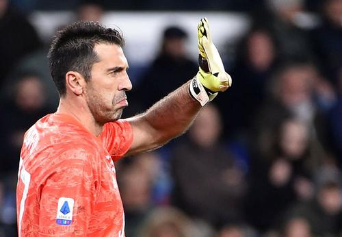 Recordman absolut » Gigi Buffon, rege în Serie A!