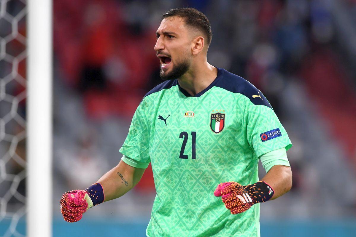 Mănuși speciale purtate de Donnarumma în victoria Italiei cu Belgia