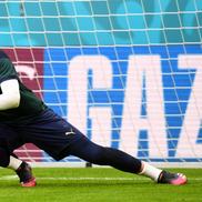 Donnarumma a purtat o pereche de mănuși speciale, imprimate cu nu mai puțin de 288 de țepi / foto: Guliver/Getty Images