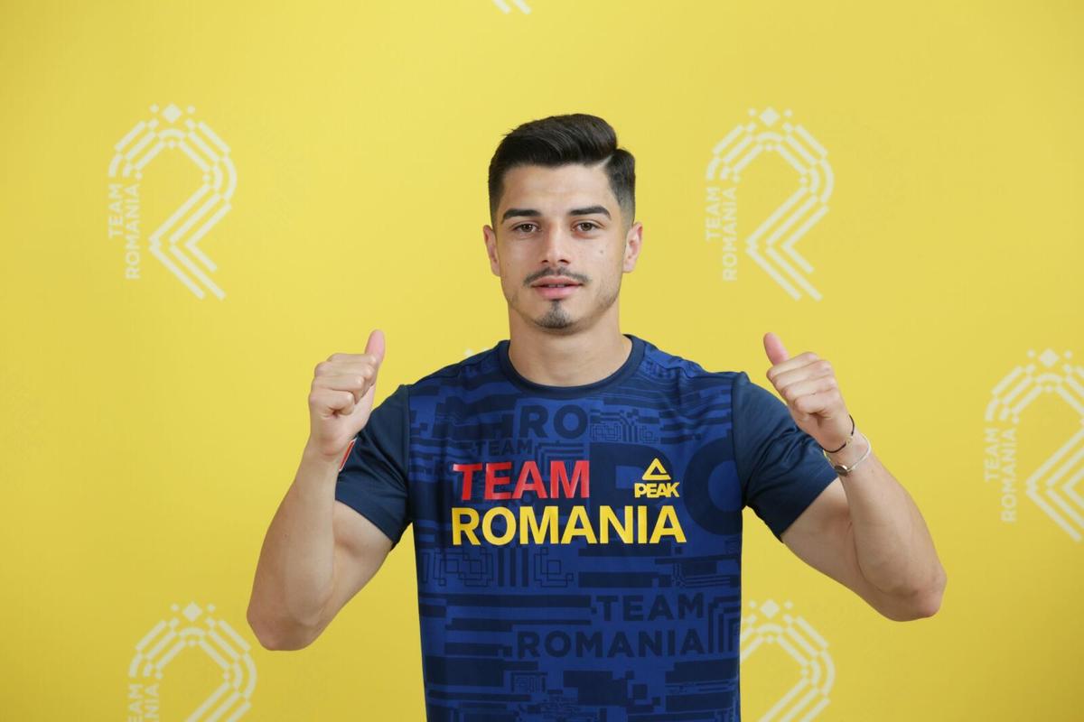 Veșminte noi pentru delegația României la Tokyo: „tricolorii” U21 s-au fotografiat în hainele olimpice