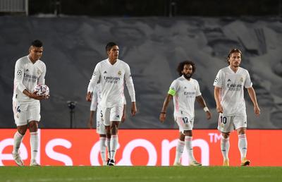 Raphael Varane, tot mai aproape de Manchester United» „Diavolii” sunt gata să cedeze un jucător la Real Madrid pentru a-l aduce pe francez