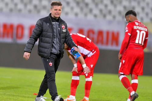 Dusan Uhrin (53 de ani) nu știe dacă va reveni de săptămâna viitoare la Dinamo. Viitorul clubului e în continuare incert.
