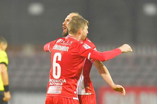 Dinamo atacă startul sezonului cu Marco Ehmann (20 de ani) și cu Deniz Giafer (20) în centrul defensivei, ultimul provenind direct de la juniorii A! Ante Puljic se va antrena separat luni, marți are bilete pentru Croația.