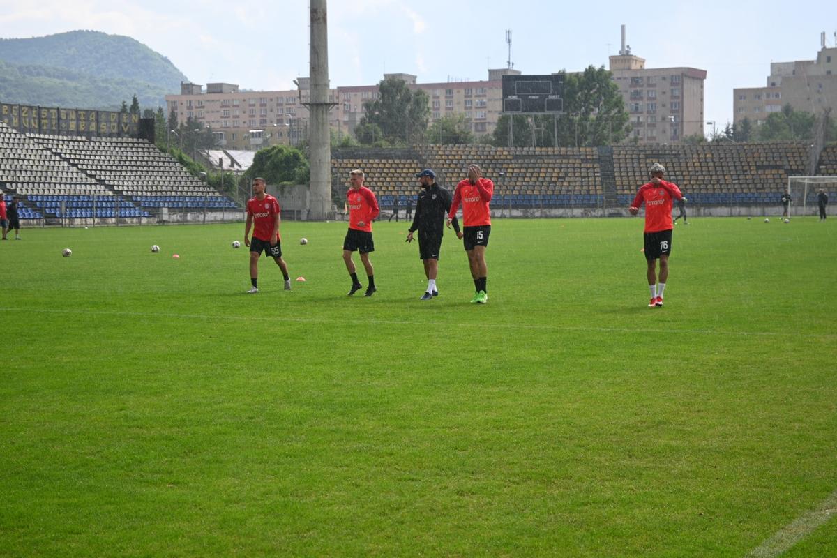 FOTO Mogoș la încălzire la amicalul CFR Cluj - FC Brașov