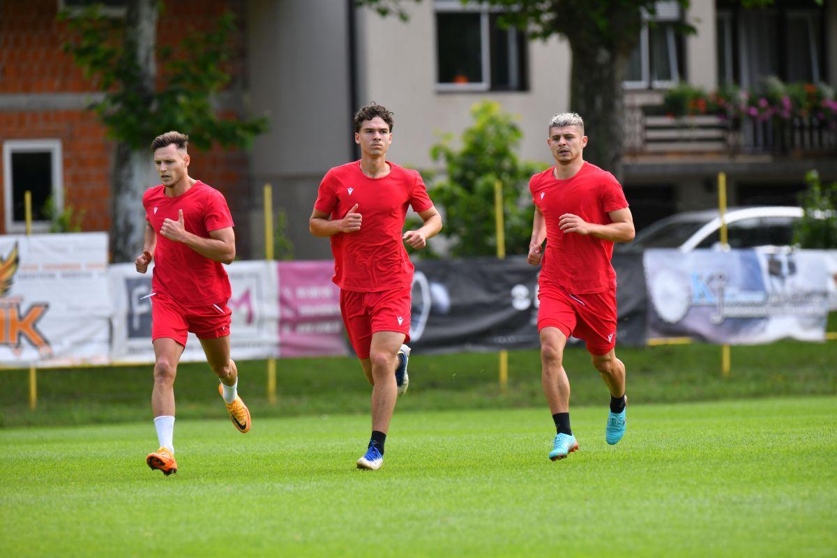 FOTO Dinamo în Slovenia: Dennis Politic, Cristi Costin și Kevin Ciubotariu s-au antrenat separat 04.07.2023