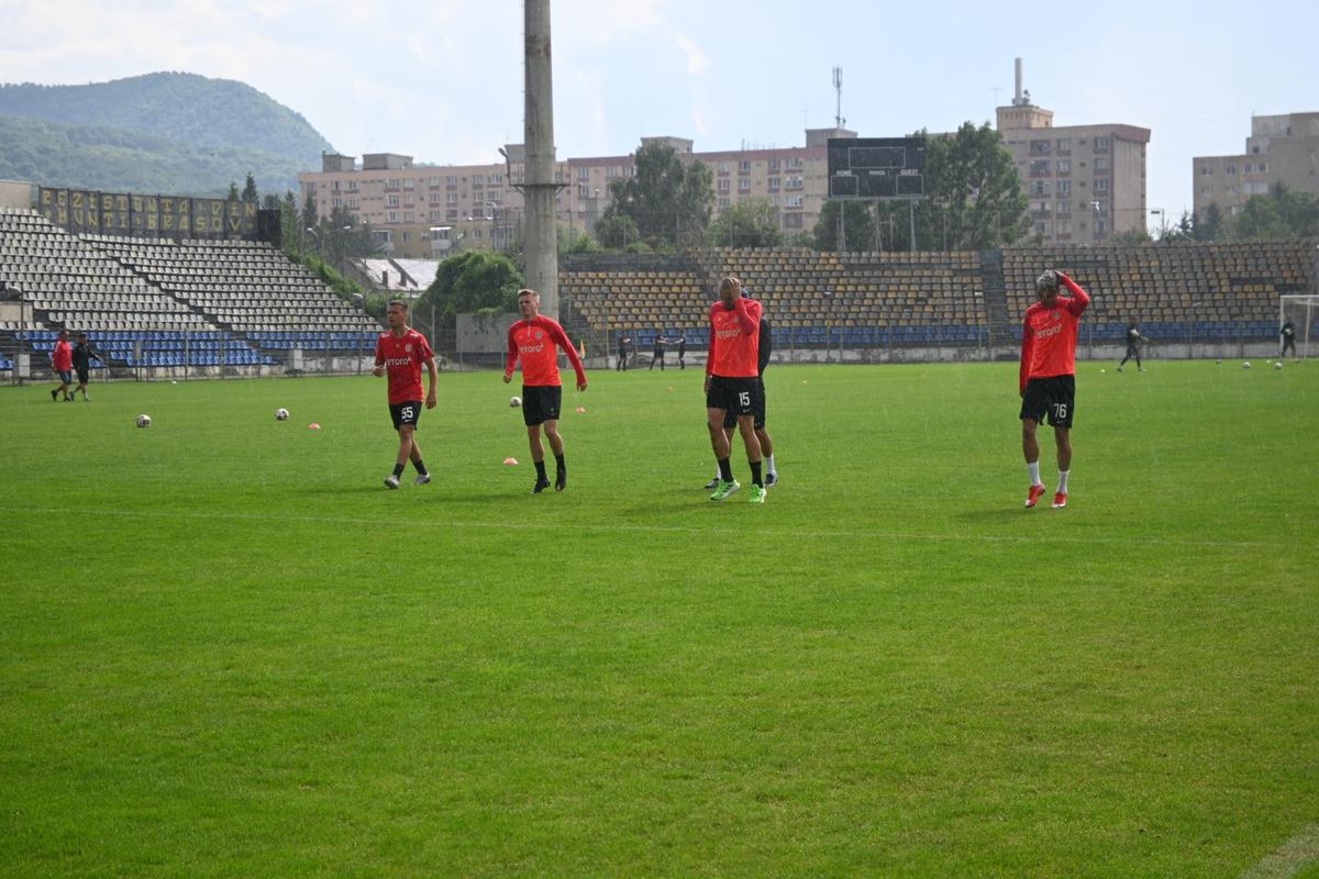 FOTO Mogoș la încălzire la amicalul CFR Cluj - FC Brașov