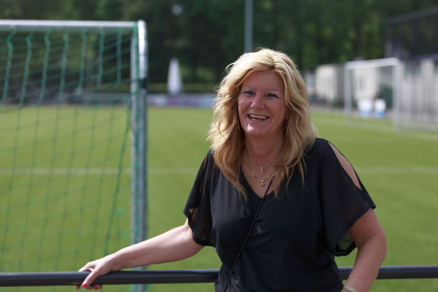 Marianne Alofs Managerul bazei în care se antrenează FCSB s-a îndrăgostit de România și a venit de 7 ori în concediu: „E și ceva ce nu îmi place, sunt groaznice!”