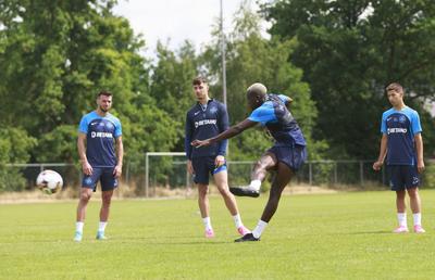 Concurs inedit la antrenamentul FCSB: Cine are cel mai bun șut și cine lovește cel mai bine mingea?
